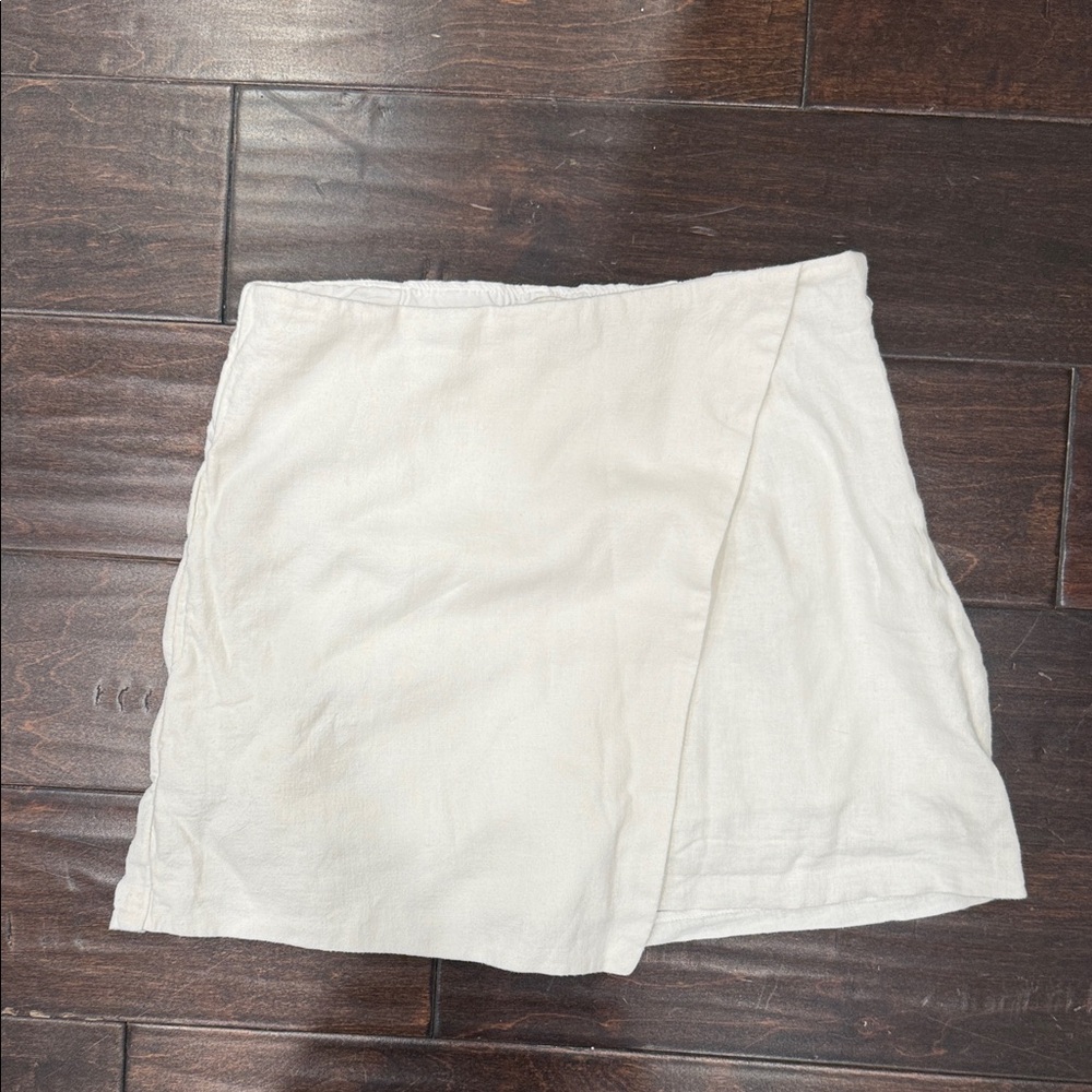 Abercrombie & Fitch Women’s White Skort